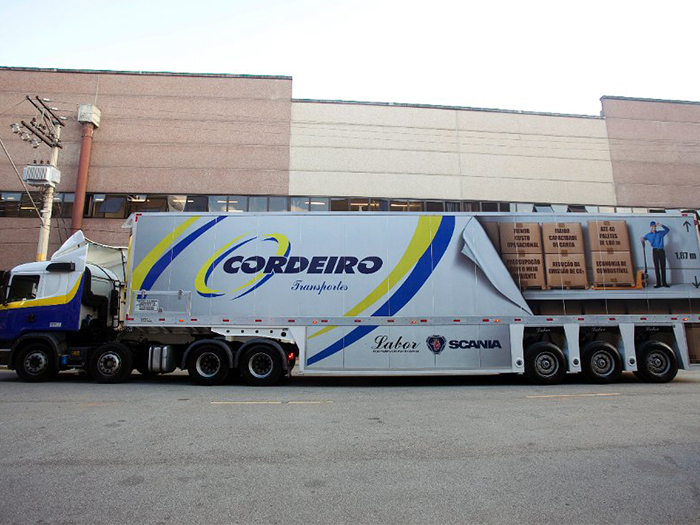 Case Cordeiro Transportes com Maxiloader Double Deck Labor