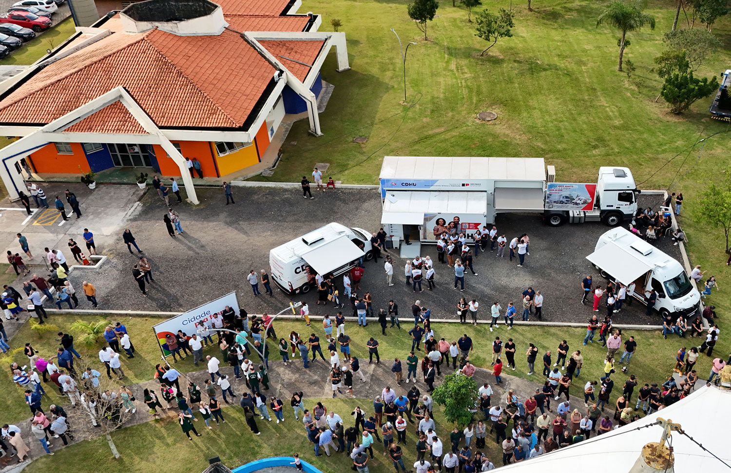 Vista de drone do CDHU Móvel