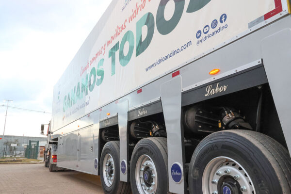 Lateral da Inloader Labor para transporte de vidros