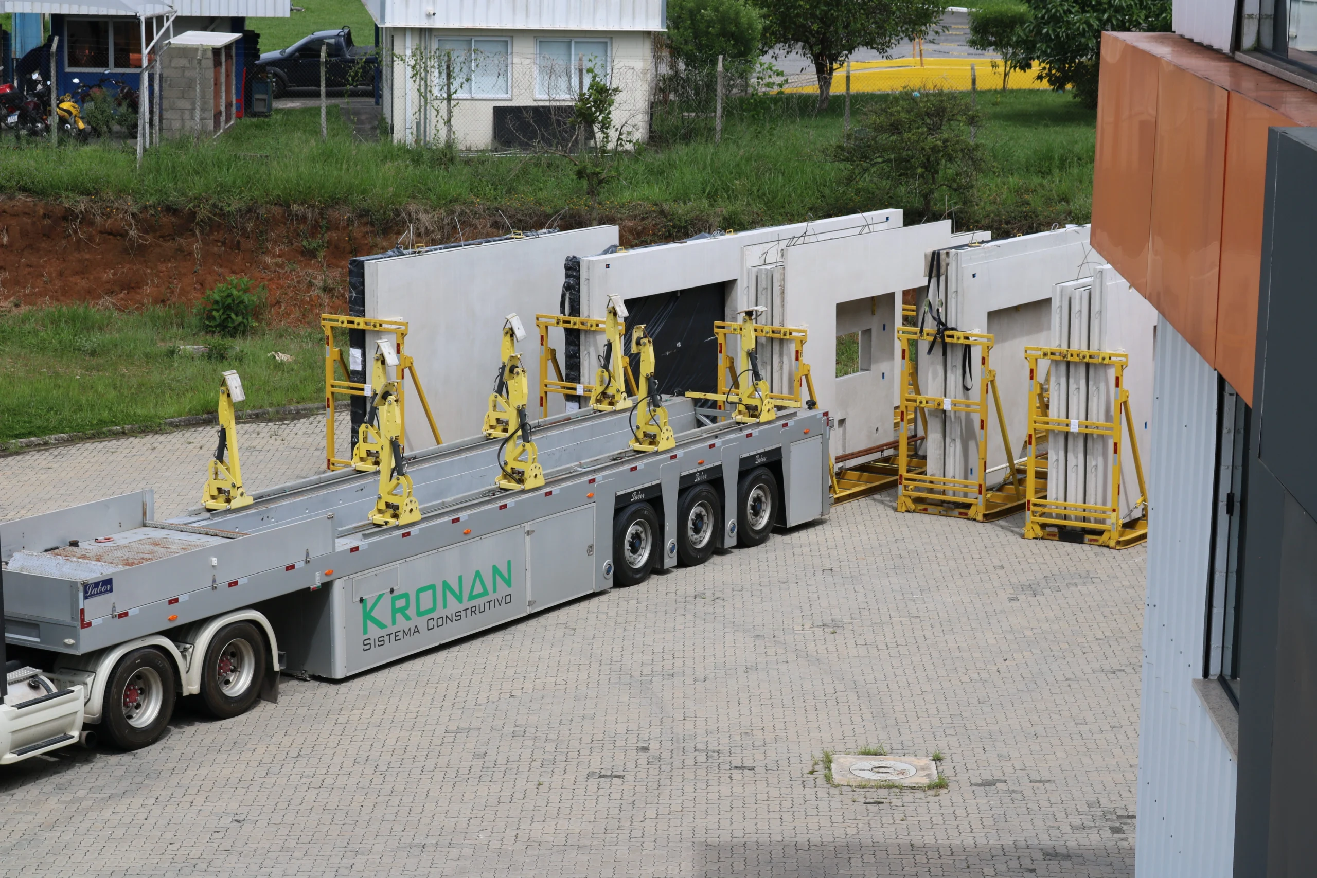 Miniatura de carga de concreto na Inloader Labor