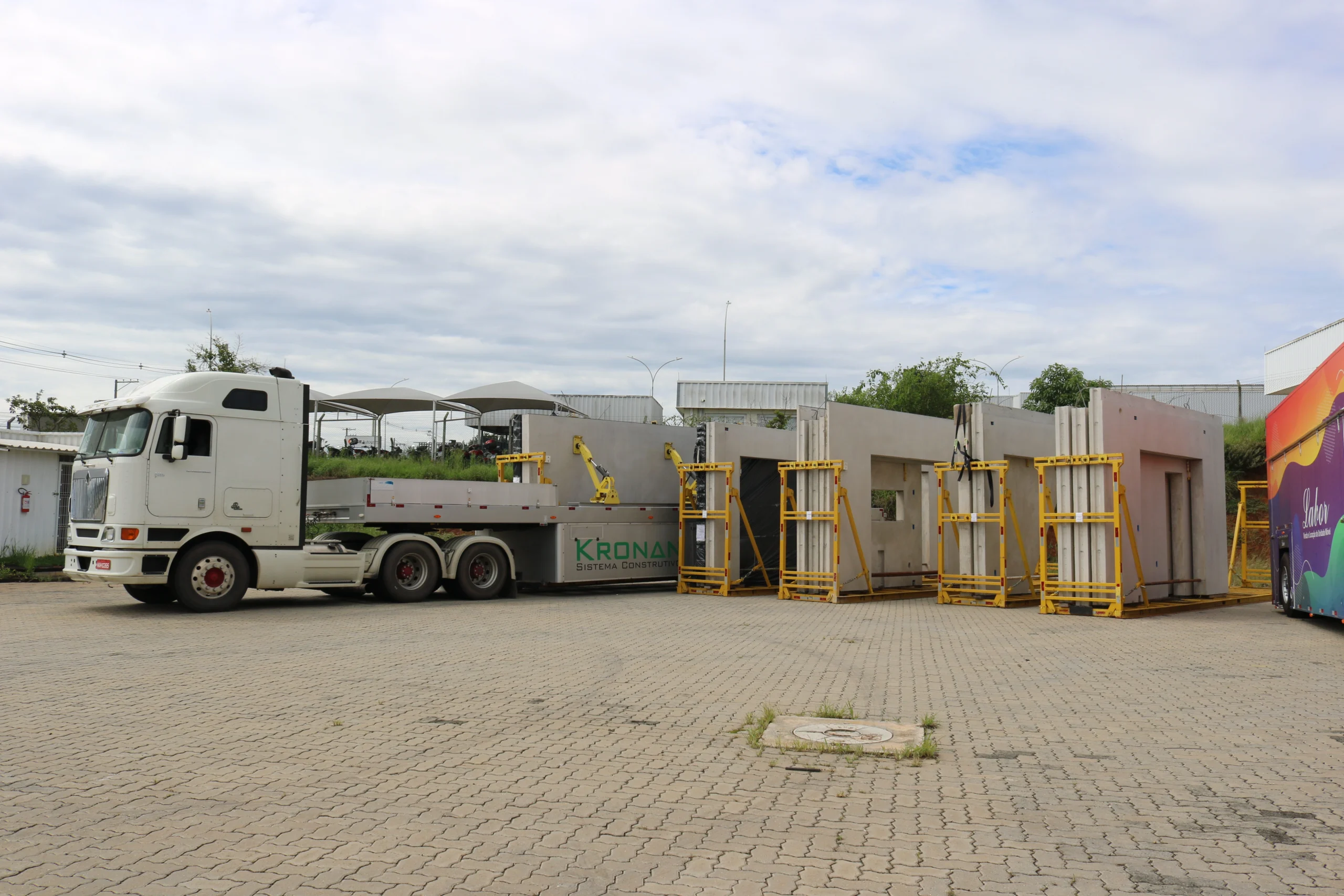 Case de operação com Inloader Labor para pré-fabricados de concreto