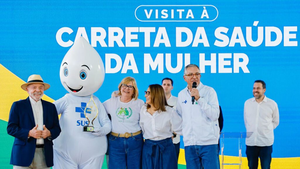 Evento de visita à Carreta da Saúde da Mulher