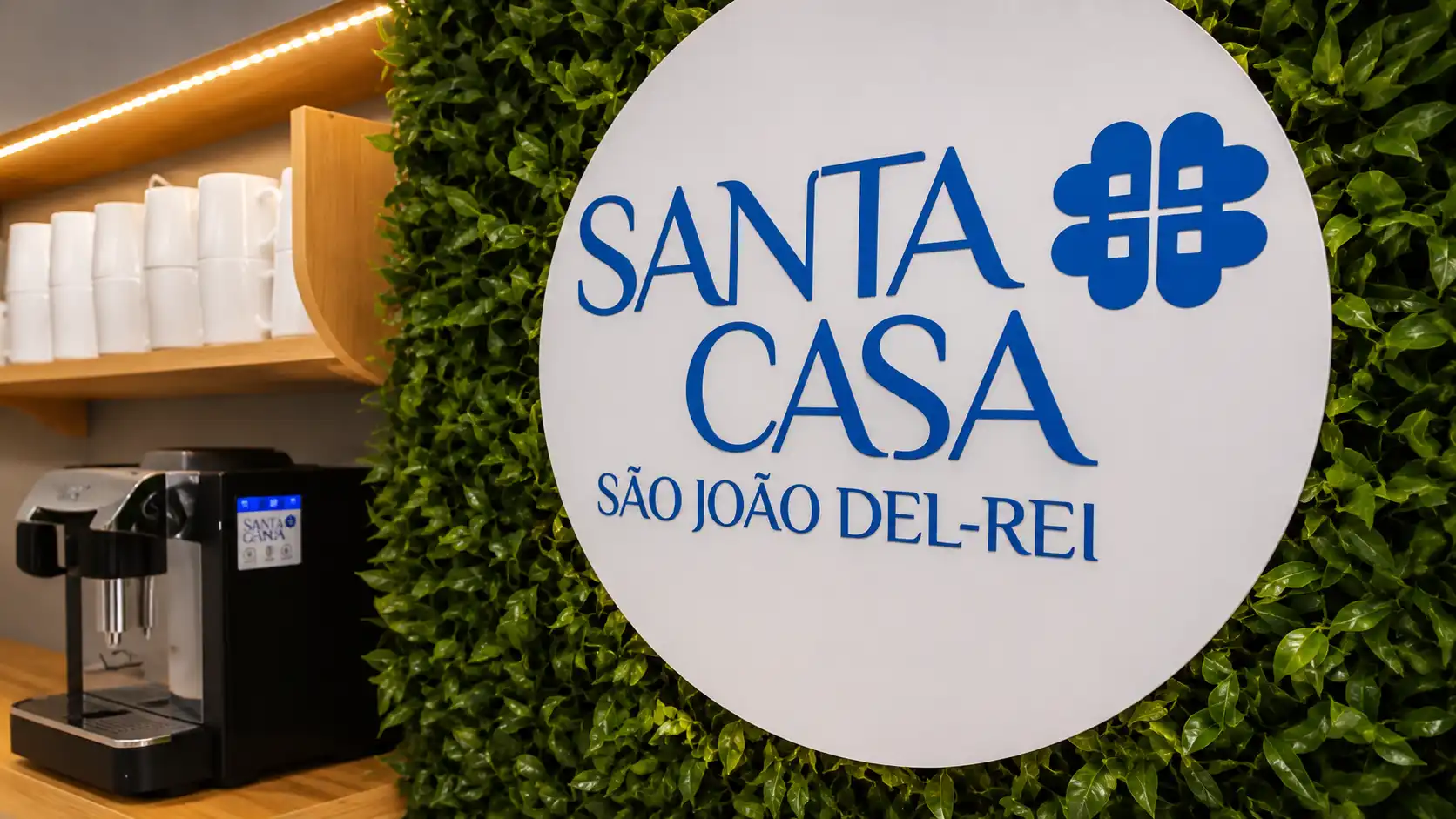 Identidade visual da Santa Casa de São João del-Rei na área interna